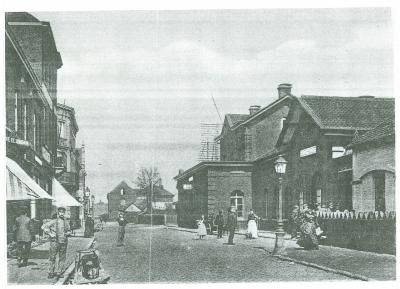 Kopie Stationsgebouw, Roeselare, circa 1850