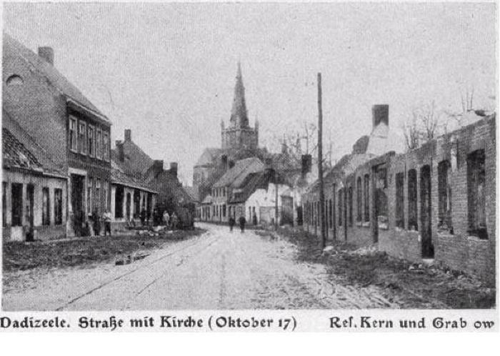 Straat met kerk in Dadizele, oktober 1917