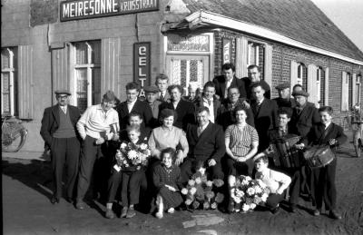Huldiging kampioen café "De Kruisstraat", Izegem, 1958