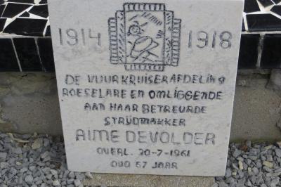 Gedenksteen vuurkruiser Aimé Devolder, Hooglede  