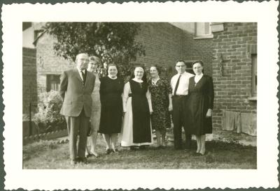 Kloosterzusters met familie