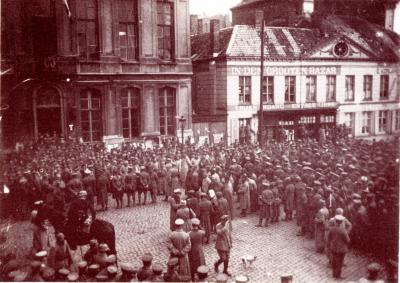 Krijgsgevangenen op Grote Markt, Roeselare