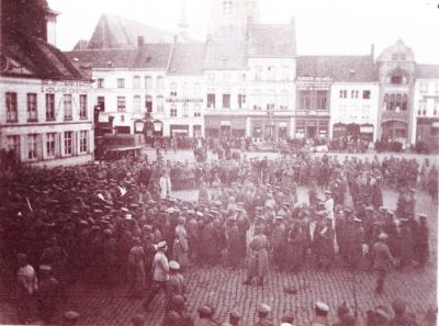 Krijgsgevangenen op Grote Markt, Roeselare