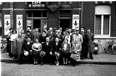 Groepsfoto café De supporter,1957