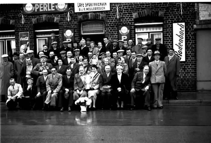 Groepsfoto café Sportvrienden,1957