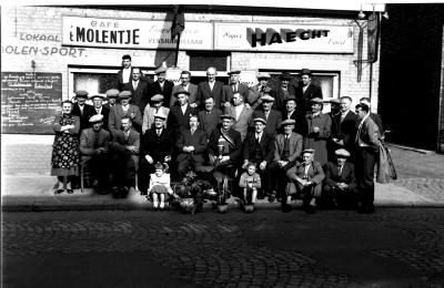 Groepsfoto, café 't Molentje,1957