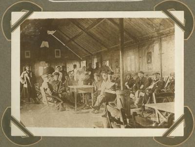 Rustzaal voor zieken die moeten geëvacueerd worden, H.E. Adinkerke 2 augustus 1915