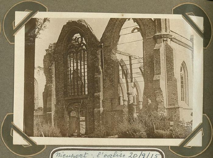 Ruïnes kerk, Nieuwpoort 20 september 1914