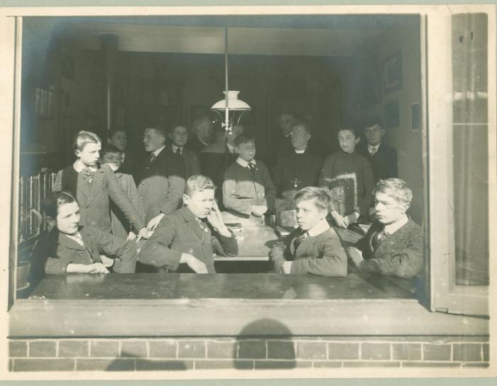 5e Latijnse klas bij Hil. Denys, 1914-1915, Roeselare