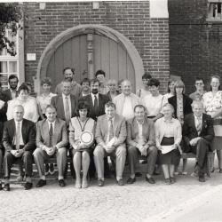 Uitreiking van getuigschrift "Aanstelling tot gemachtigde opzichter" door het gemeentebestuur, Lichtervelde, najaar 1989