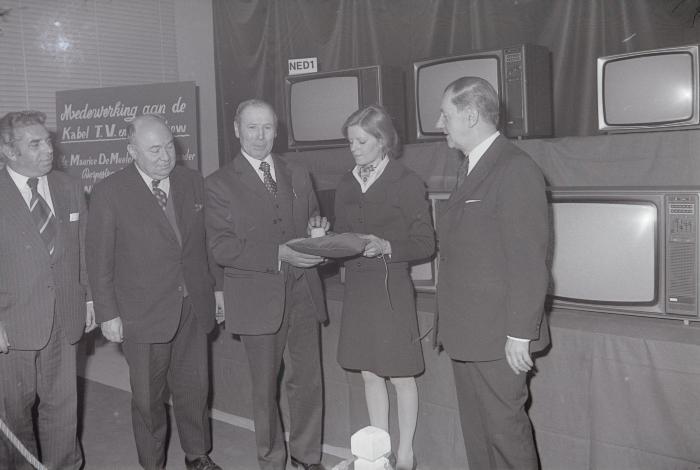 Ingebruikname van kabel-TV, Oostnieuwkerke 1975