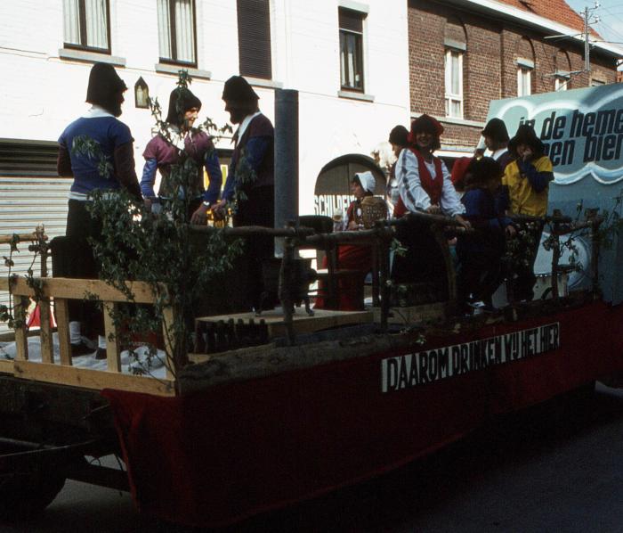 Tap en Torrestoet Dadizele: praalwagen promotie bier; 15 mei 1983
