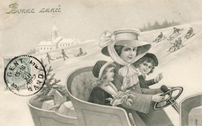Beeldzijde nieuwjaarskaart, dame met kinderen in auto, 1912