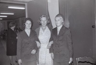Drie dames poseren, 1970 