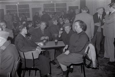 Op café, Moorslede 1971
