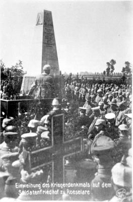 Inhuldiging monument van de gesneuvelde Duitse soldaat