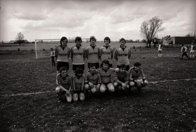 Groepsfoto voetbalspelers, Moorslede mei 1977