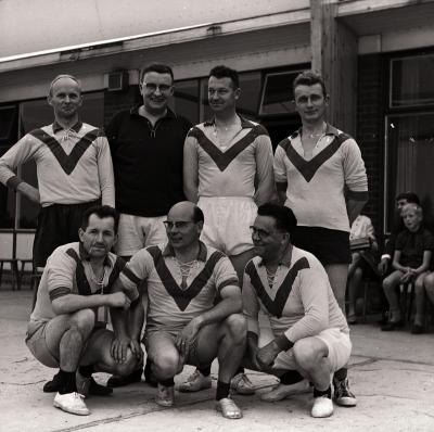 Groepsfoto volleybalspelers Doskom,  Moorslede