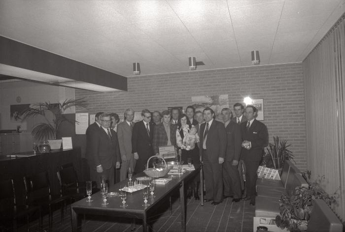 Huldiging 100ste spaarder bij Marc Dewanckel, Moorslede 1976