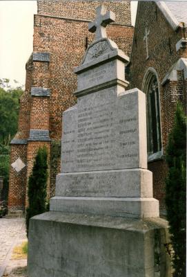 Monument voor de gesneuvelde soldaat in Oekene