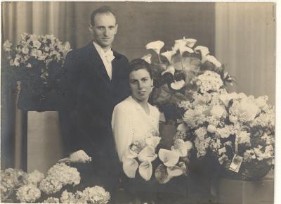 Huwelijksfoto Albert Vanneste en Albertina Gerard, 27 april 1943
