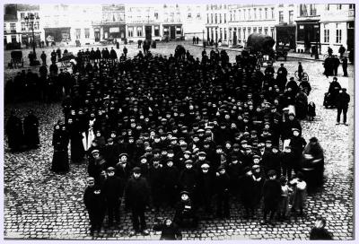 Groepsfoto tijdens lock-out, 1913