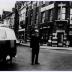 Agent Gaston Buyse regelt het verkeer, 1958