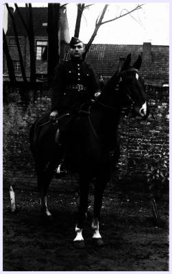 Soldaat Joseph Dejaegher te paard, 1931