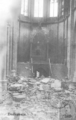 Interieur van de verwoeste kerk, Dadizele