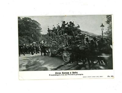 Postkaart van het Barnum en Bailey circus met praalwagen