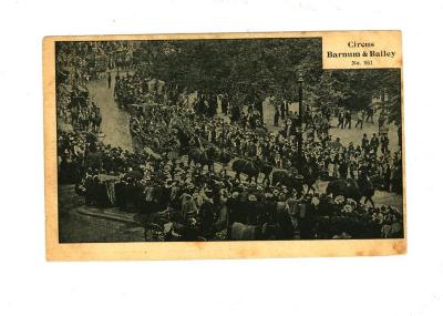 Postkaart van het Barnum en Bailey circus met optocht door de straten