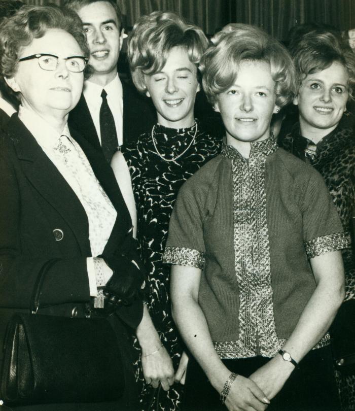 Opening winkel Dora Billiouw, Izegem, 1965