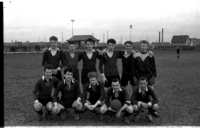 Voetbalspelers bij junioren, Izegem 1957