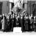 Leden van Davidsfonds Emelgem voor stadhuis, Emelgem 1957