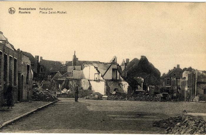 Huizen op het Sint-Michielsplein in puin