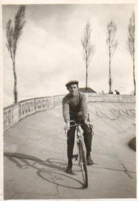 fietser op velodroom van Odiel Defraeye, 1939