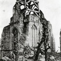 Opgeblazen kerktoren parochiekerk Sint-Petrus en Paulus