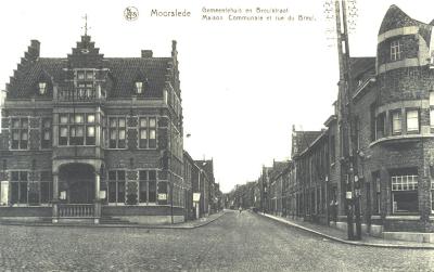Gemeentehuis en Breulstraat in Moorslede