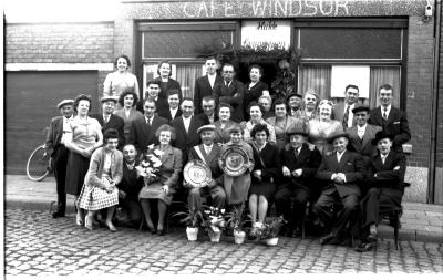 Kampioenenviering bolders café "De Windsor", Izegem, 1959