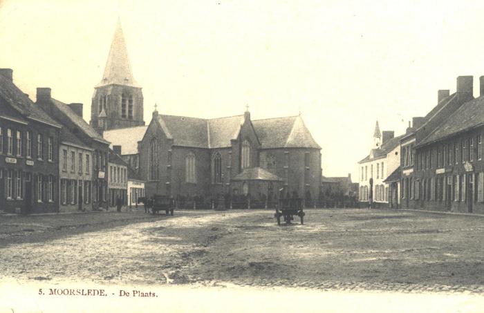 Marktplaats en kerk Moorslede, 1910