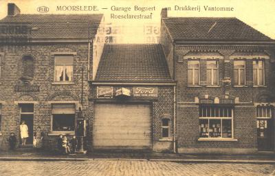 Garage Bogaert en Drukkerij Vantomme in Roeselarestraat, Moorslede, 1932