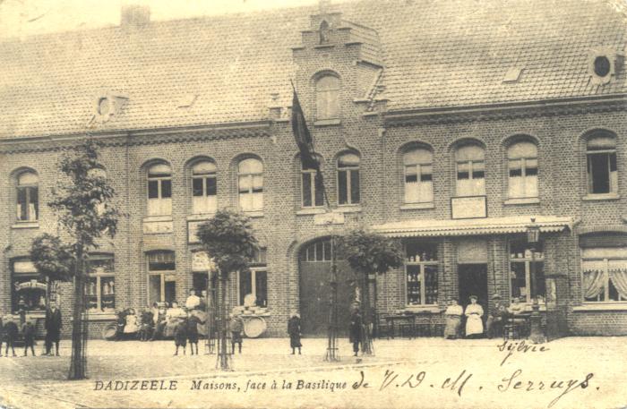 Dadizeele Maisons, face à la Basilique