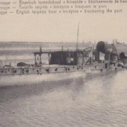 Aanval van Zeebrugge - Engelich torpedoboot  'Intrépide' blokkeerende de haven