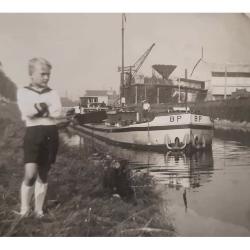 Zelfportret ter hoogte van de vaart Roeselare-Ooigem