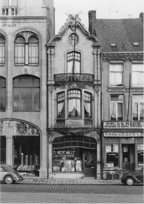 Gevel apotheek Vandewalle, 1951, Roeselare