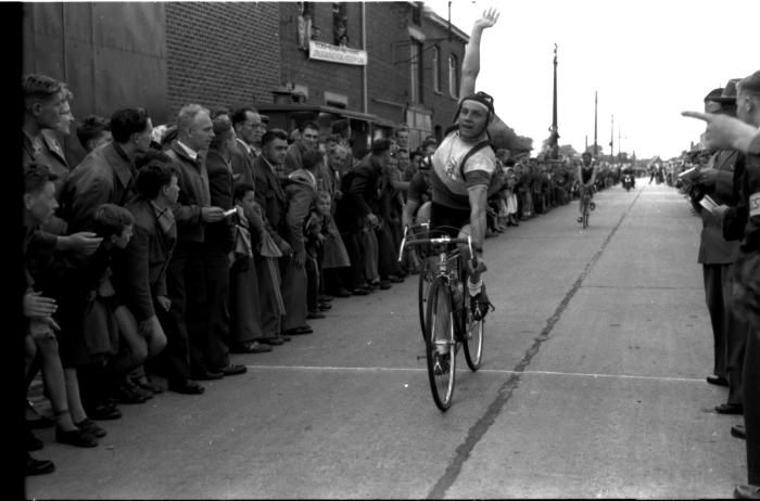 Wielerwedstrijd: Roger Soenen wint, Oekene 1957