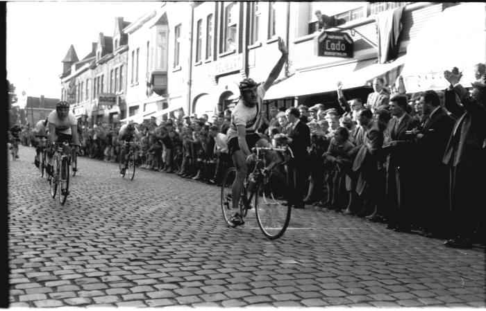 Wielerwedstrijd: Hendrix wint, Staden 1957