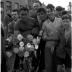 Wielerwedstrijd: Demeester wint de spurt op de Winkelhoek, Izegem 1957