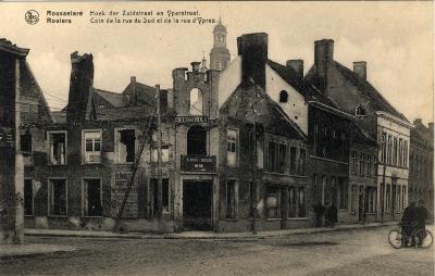 Huizen in puin op de hoek van de Zuidstraat en de Iepersestraat
