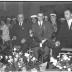 Huldiging gedecoreerden Unions: groepsfoto in zaal, Izegem 1957